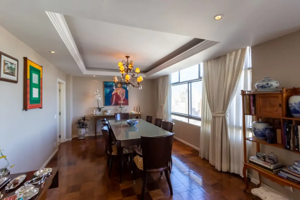 Apartamento com 3 quartos à venda, 210m2 em Higienópolis, São Paulo - SP - imagem 3 Foto 3 de Apartamento com 3 quartos à venda, 210m2 em Higienópolis, São Paulo - SP