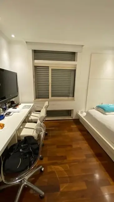 Apartamento com 3 quartos à venda, 260m2 em Higienópolis, São Paulo - SP - imagem 4 Foto 4 de Apartamento com 3 quartos à venda, 260m2 em Higienópolis, São Paulo - SP