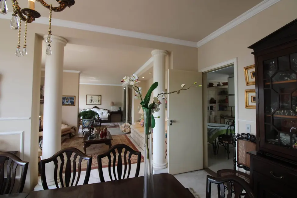 Apartamento com 4 quartos à venda, 244m2 em Higienópolis, São Paulo - SP - imagem 3 Foto 3 de Apartamento com 4 quartos à venda, 244m2 em Higienópolis, São Paulo - SP