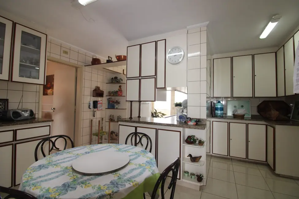 Apartamento com 4 quartos à venda, 244m2 em Higienópolis, São Paulo - SP - imagem 8 Foto 8 de Apartamento com 4 quartos à venda, 244m2 em Higienópolis, São Paulo - SP