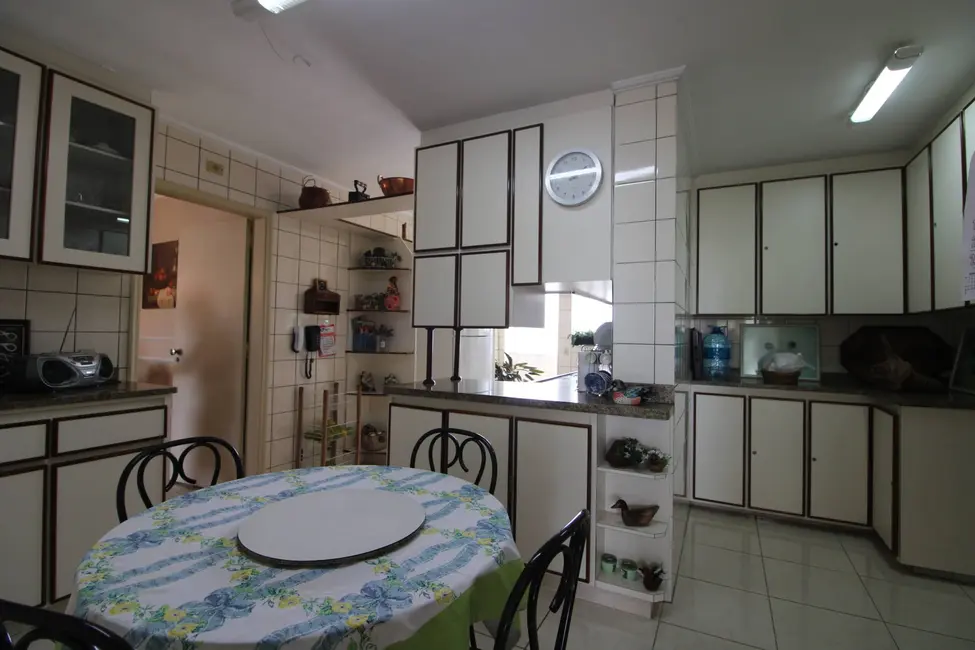 Apartamento com 4 quartos à venda, 244m2 em Higienópolis, São Paulo - SP - imagem 9 Foto 9 de Apartamento com 4 quartos à venda, 244m2 em Higienópolis, São Paulo - SP