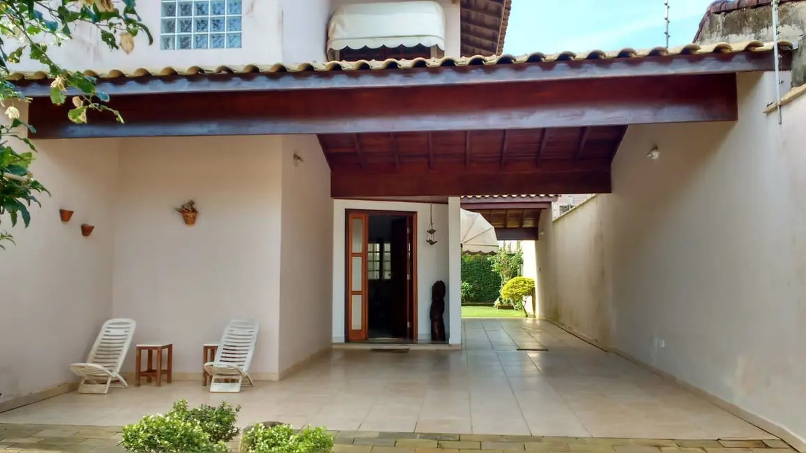 Casa com 3 quartos à venda, 358m2 em Peruibe - SP - imagem 3 Foto 3 de Casa com 3 quartos à venda, 358m2 em Peruibe - SP