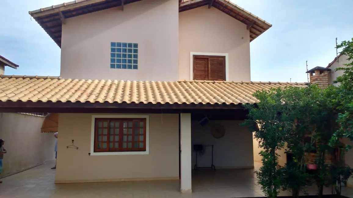 Foto 2 de Casa com 3 quartos à venda, 358m2 em Peruibe - SP
