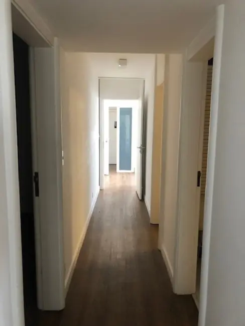 Apartamento com 5 quartos para alugar, 250m2 em Jardim Europa, São Paulo - SP - imagem 8 Foto 8 de Apartamento com 5 quartos para alugar, 250m2 em Jardim Europa, São Paulo - SP