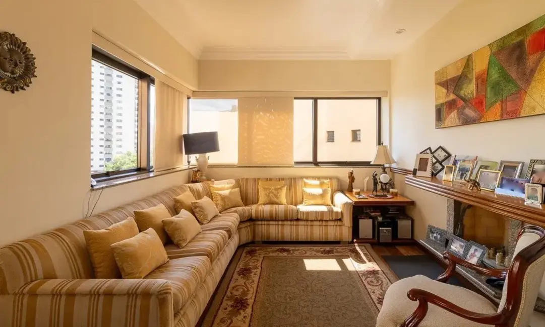 Apartamento com 4 quartos à venda, 250m2 em Aclimação, São Paulo - SP - imagem 4 Foto 4 de Apartamento com 4 quartos à venda, 250m2 em Aclimação, São Paulo - SP