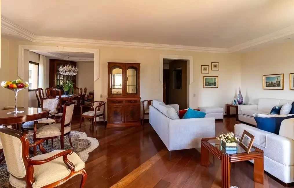 Apartamento com 4 quartos à venda, 250m2 em Aclimação, São Paulo - SP - imagem 6 Foto 6 de Apartamento com 4 quartos à venda, 250m2 em Aclimação, São Paulo - SP