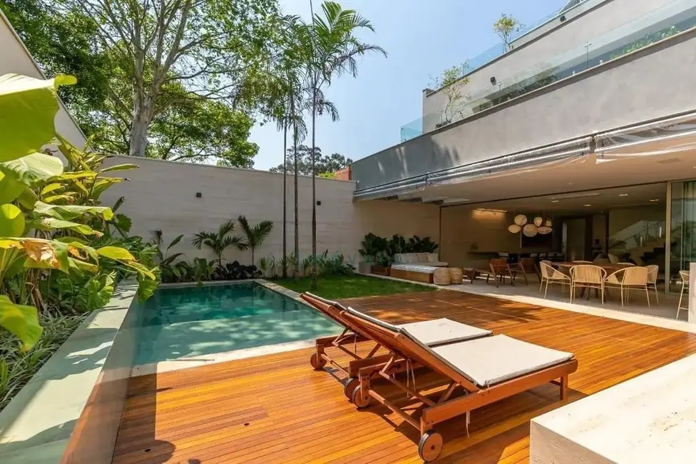 Casa com 5 quartos à venda, 580m2 em Alto de Pinheiros, São Paulo - SP - imagem 3 Foto 3 de Casa com 5 quartos à venda, 580m2 em Alto de Pinheiros, São Paulo - SP