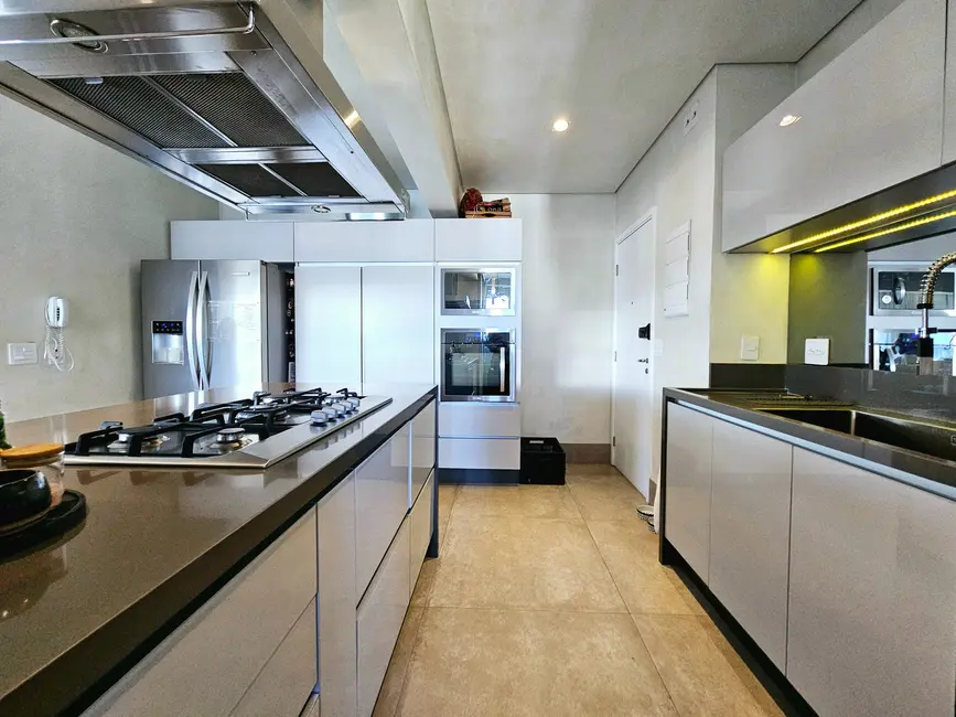 Foto 8 de Apartamento com 3 quartos à venda, 230m2 em São Paulo - SP