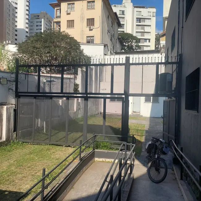 Loja para alugar, 450m2 em Pacaembu, São Paulo - SP - imagem 8 Foto 8 de Loja para alugar, 450m2 em Pacaembu, São Paulo - SP