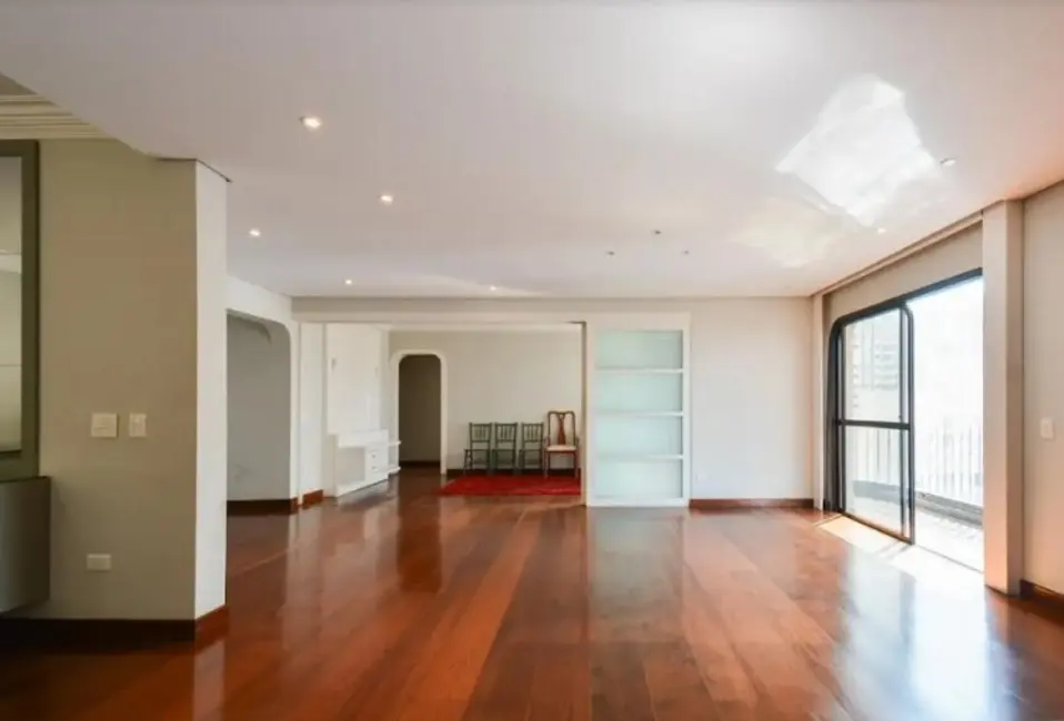 Apartamento com 3 quartos à venda, 195m2 em Aclimação, São Paulo - SP - imagem 3 Foto 3 de Apartamento com 3 quartos à venda, 195m2 em Aclimação, São Paulo - SP