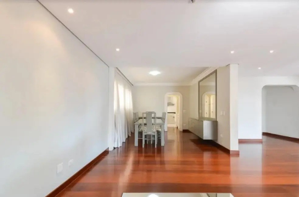 Apartamento com 3 quartos à venda, 195m2 em Aclimação, São Paulo - SP - imagem 4 Foto 4 de Apartamento com 3 quartos à venda, 195m2 em Aclimação, São Paulo - SP