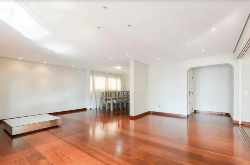 Apartamento com 3 quartos à venda, 195m2 em Aclimação, São Paulo - SP - imagem 5 Foto 5 de Apartamento com 3 quartos à venda, 195m2 em Aclimação, São Paulo - SP