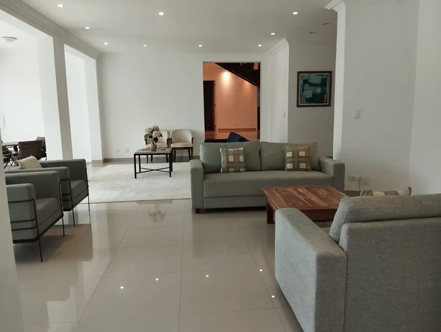 Casa com 5 quartos à venda, 723m2 em Balneario Praia do Perequê, Guaruja - SP - imagem 5 Foto 5 de Casa com 5 quartos à venda, 723m2 em Balneario Praia do Perequê, Guaruja - SP