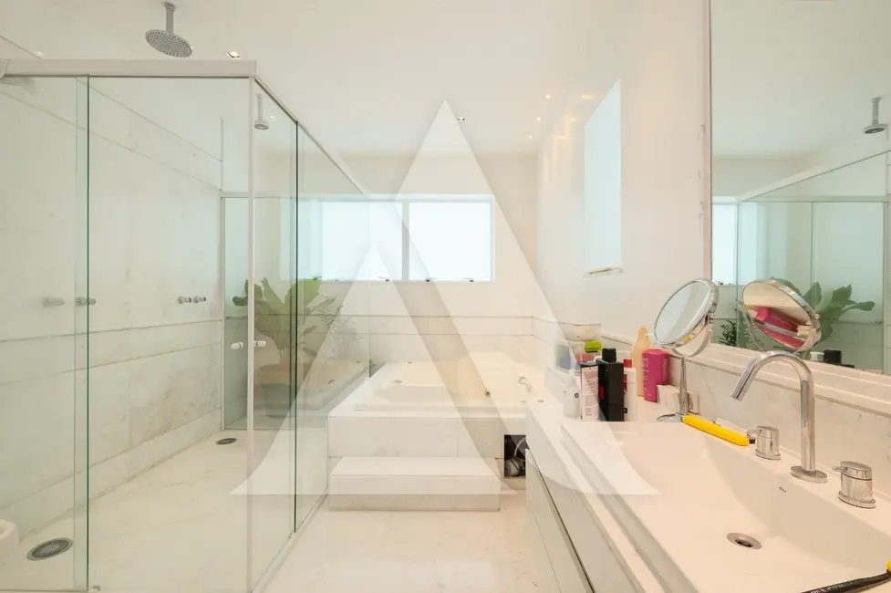 Foto 9 de Apartamento com 4 quartos para alugar, 500m2 em Itaim Bibi, São Paulo - SP