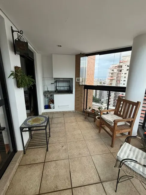 Apartamento com 3 quartos para alugar, 178m2 em Perdizes, São Paulo - SP - imagem 5 Foto 5 de Apartamento com 3 quartos para alugar, 178m2 em Perdizes, São Paulo - SP