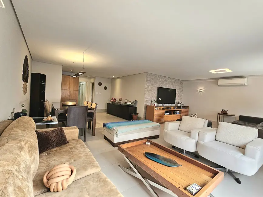 Foto 6 de Apartamento com 3 quartos à venda, 187m2 em Itaim Bibi, São Paulo - SP