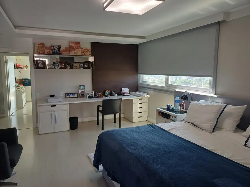 Apartamento com 3 quartos para alugar, 330m2 em Jardim Europa, São Paulo - SP - imagem 6 Foto 6 de Apartamento com 3 quartos para alugar, 330m2 em Jardim Europa, São Paulo - SP
