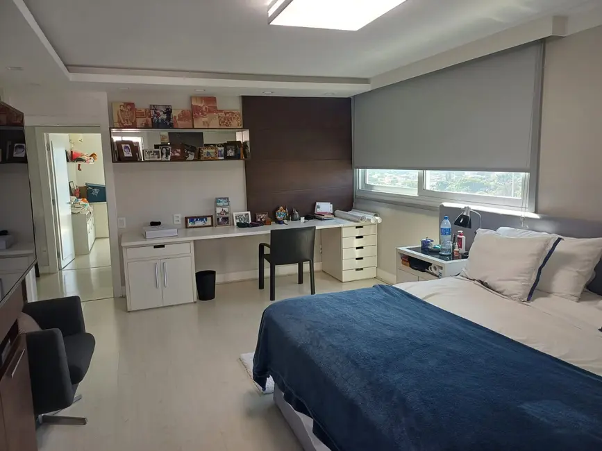 Apartamento com 3 quartos para alugar, 330m2 em Jardim Europa, São Paulo - SP - imagem 7 Foto 7 de Apartamento com 3 quartos para alugar, 330m2 em Jardim Europa, São Paulo - SP