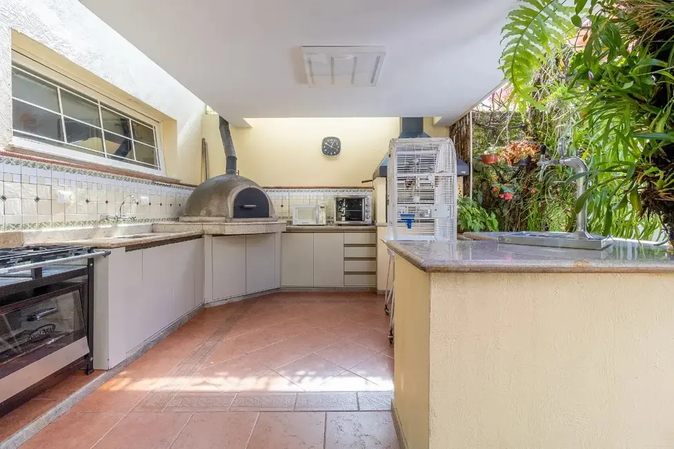 Casa com 5 quartos à venda, 572m2 em Jardim Luzitânia, São Paulo - SP - imagem 6 Foto 6 de Casa com 5 quartos à venda, 572m2 em Jardim Luzitânia, São Paulo - SP