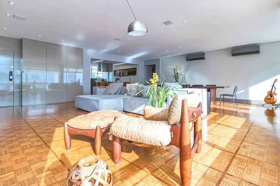 Foto 4 de Apartamento com 3 quartos para alugar, 220m2 em Higienópolis, São Paulo - SP