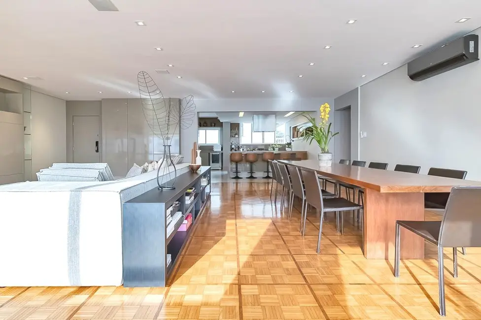 Foto 2 de Apartamento com 3 quartos para alugar, 220m2 em Higienópolis, São Paulo - SP