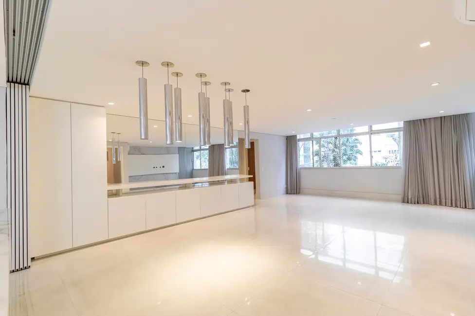 Apartamento com 3 quartos à venda, 142m2 em Jardim Paulista, São Paulo - SP - imagem 1 Foto 1 de Apartamento com 3 quartos à venda, 142m2 em Jardim Paulista, São Paulo - SP