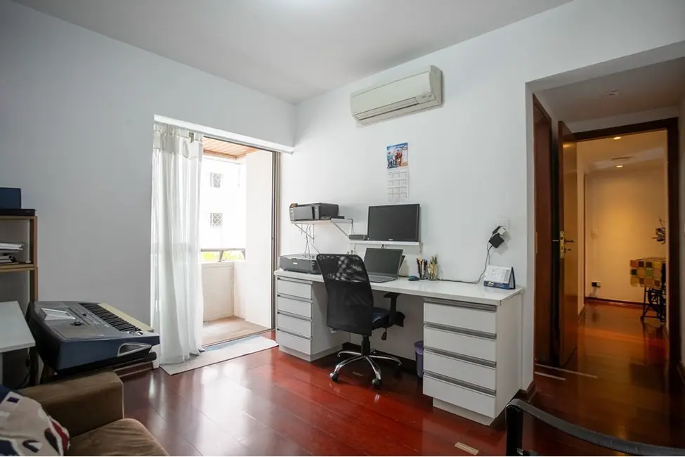 Apartamento com 3 quartos à venda, 192m2 em Aclimação, São Paulo - SP - imagem 3 Foto 3 de Apartamento com 3 quartos à venda, 192m2 em Aclimação, São Paulo - SP