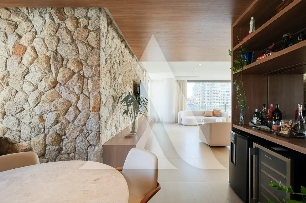 Foto 3 de Apartamento com 3 quartos para alugar, 200m2 em Vila Nova Conceição, São Paulo - SP