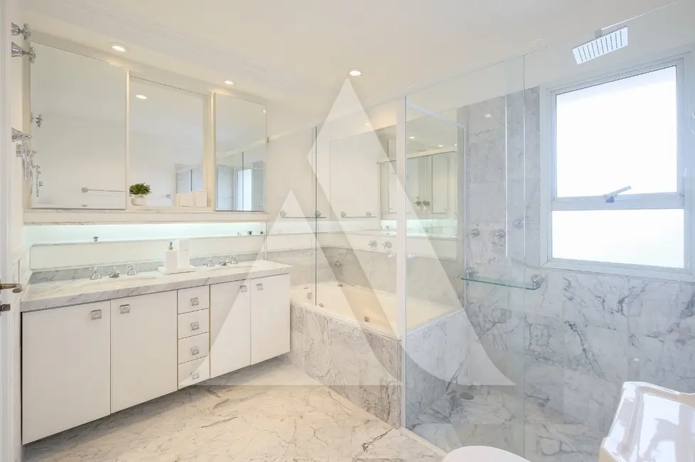 Foto 4 de Apartamento com 3 quartos para alugar, 276m2 em Vila Nova Conceição, São Paulo - SP