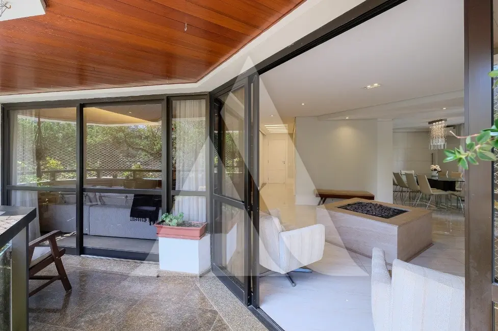 Foto 9 de Apartamento com 4 quartos para alugar, 238m2 em Moema, São Paulo - SP