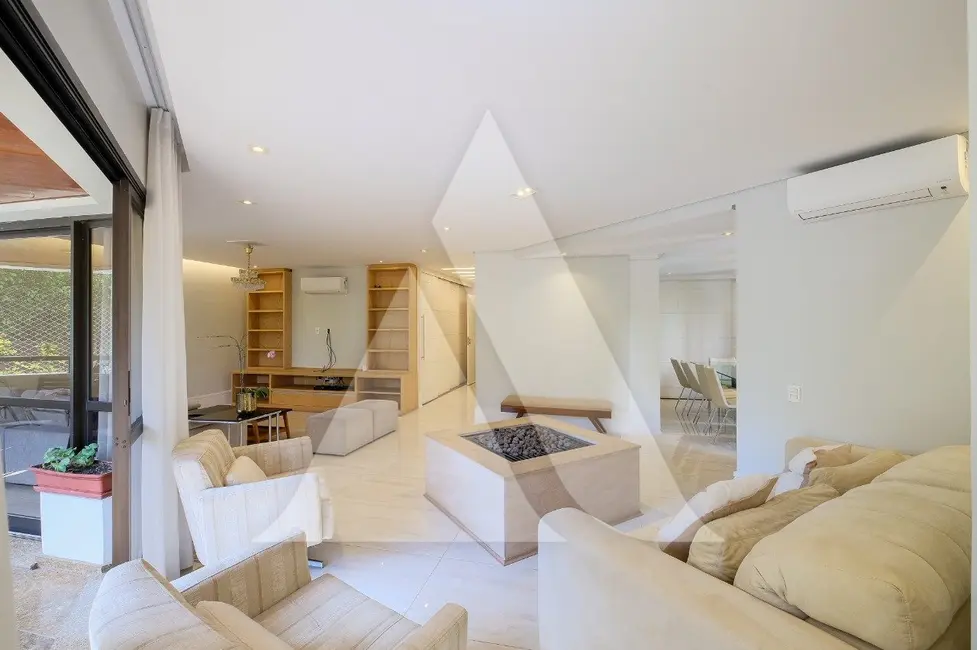 Foto 3 de Apartamento com 4 quartos para alugar, 238m2 em Moema, São Paulo - SP