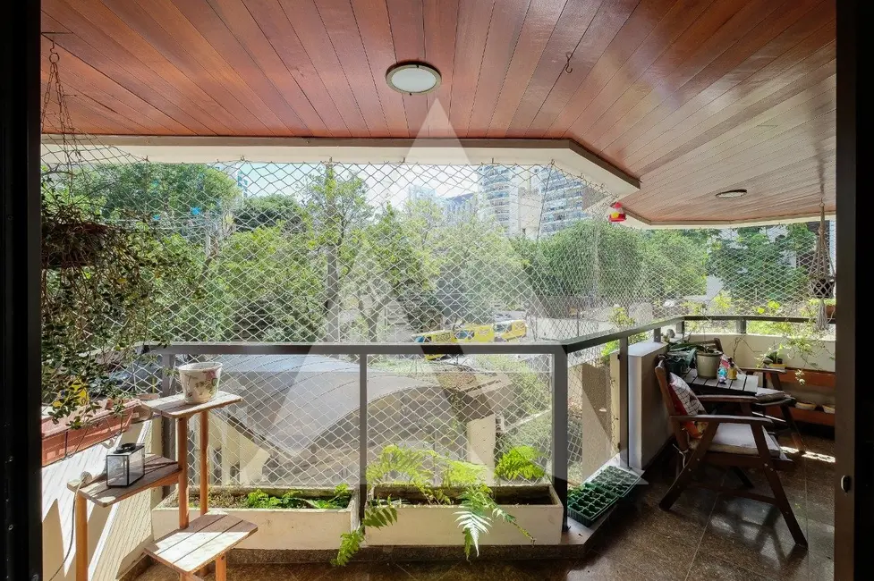 Foto 4 de Apartamento com 4 quartos para alugar, 238m2 em Moema, São Paulo - SP