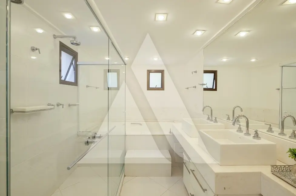 Foto 5 de Apartamento com 4 quartos para alugar, 238m2 em Moema, São Paulo - SP