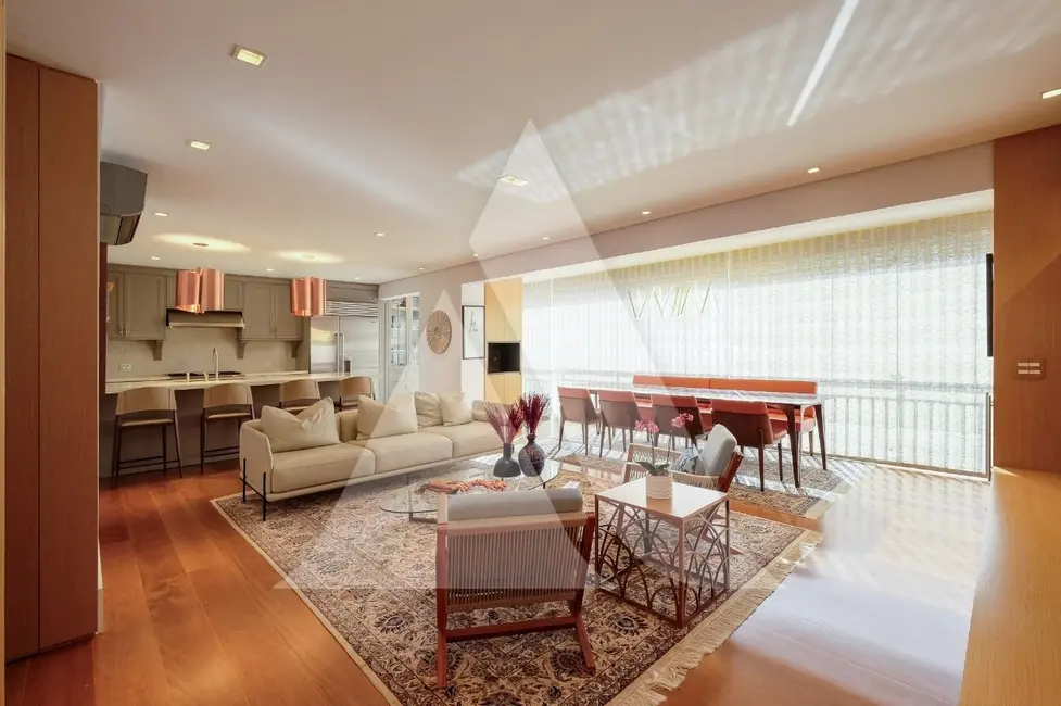 Foto 3 de Apartamento com 3 quartos para alugar, 170m2 em Itaim Bibi, São Paulo - SP