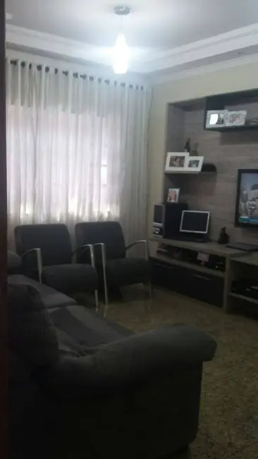 Casa com 3 quartos à venda em Vila Scarpelli, Santo Andre - SP - imagem 1 Foto 1 de Casa com 3 quartos à venda em Vila Scarpelli, Santo Andre - SP