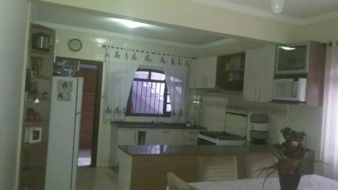 Casa com 3 quartos à venda em Vila Scarpelli, Santo Andre - SP - imagem 7 Foto 7 de Casa com 3 quartos à venda em Vila Scarpelli, Santo Andre - SP