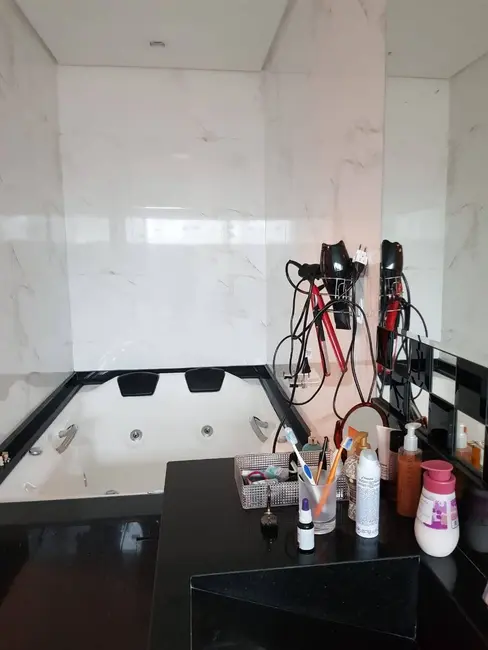 Sobrado com 3 quartos à venda em Vila Scarpelli, Santo Andre - SP - imagem 5 Foto 5 de Sobrado com 3 quartos à venda em Vila Scarpelli, Santo Andre - SP