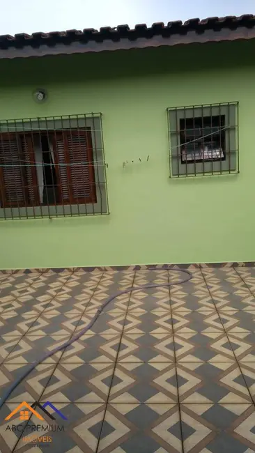 Casa com 2 quartos à venda em Peruibe - SP - imagem 3 Foto 3 de Casa com 2 quartos à venda em Peruibe - SP