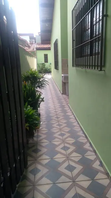 Foto 2 de Casa com 2 quartos à venda em Peruibe - SP
