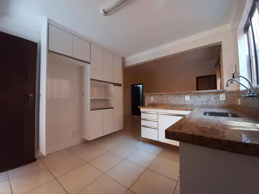 Foto 3 de Sobrado com 3 quartos à venda em Vila Scarpelli, Santo Andre - SP