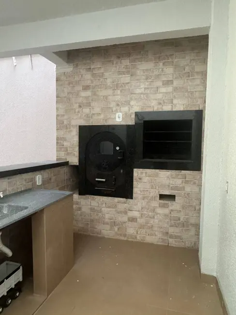 Foto 4 de Casa com 3 quartos para alugar, 300m2 em Primavera Do Leste - MT