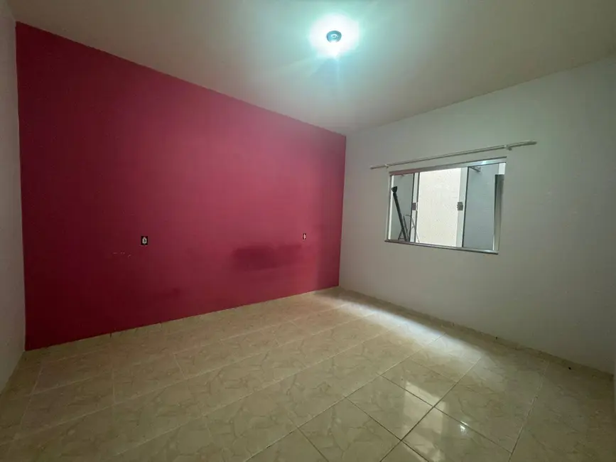 Foto 1 de Casa com 3 quartos para alugar, 300m2 em Primavera Do Leste - MT