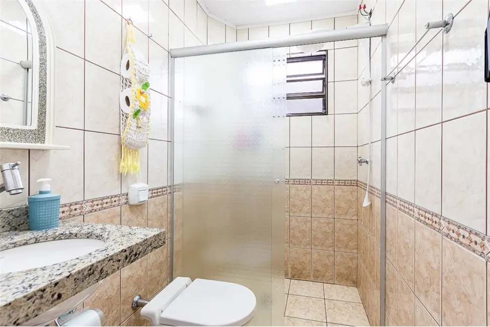 Foto 6 de Casa com 3 quartos à venda, 231m2 em Vila Carmosina, São Paulo - SP