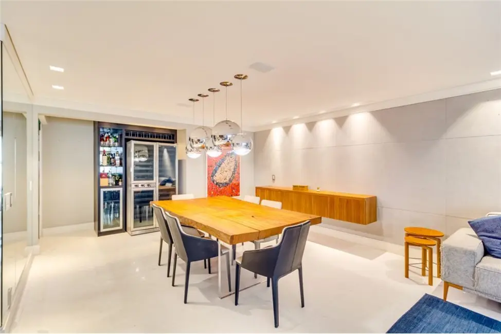 Apartamento com 3 quartos à venda, 234m2 em Vila Nova Conceição, São Paulo - SP - imagem 3 Foto 3 de Apartamento com 3 quartos à venda, 234m2 em Vila Nova Conceição, São Paulo - SP