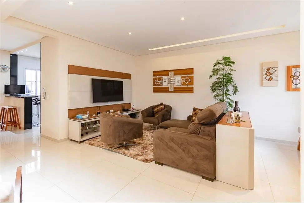 Foto 4 de Casa com 3 quartos à venda, 190m2 em Parque Imperial, São Paulo - SP