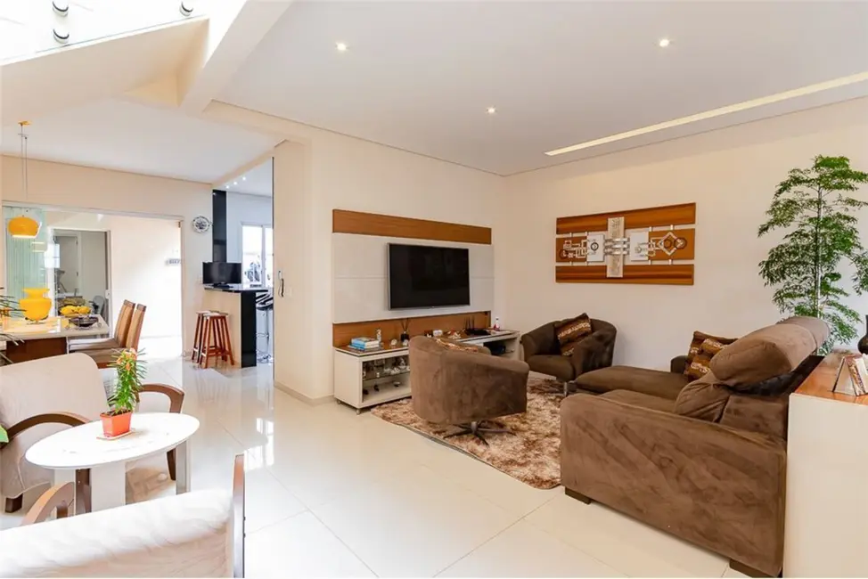 Foto 6 de Casa com 3 quartos à venda, 190m2 em Parque Imperial, São Paulo - SP