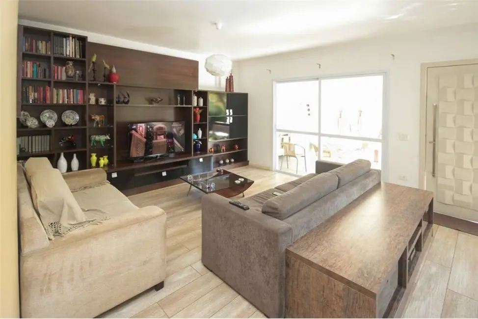 Casa com 6 quartos à venda, 600m2 em Mooca, São Paulo - SP - imagem 3 Foto 3 de Casa com 6 quartos à venda, 600m2 em Mooca, São Paulo - SP