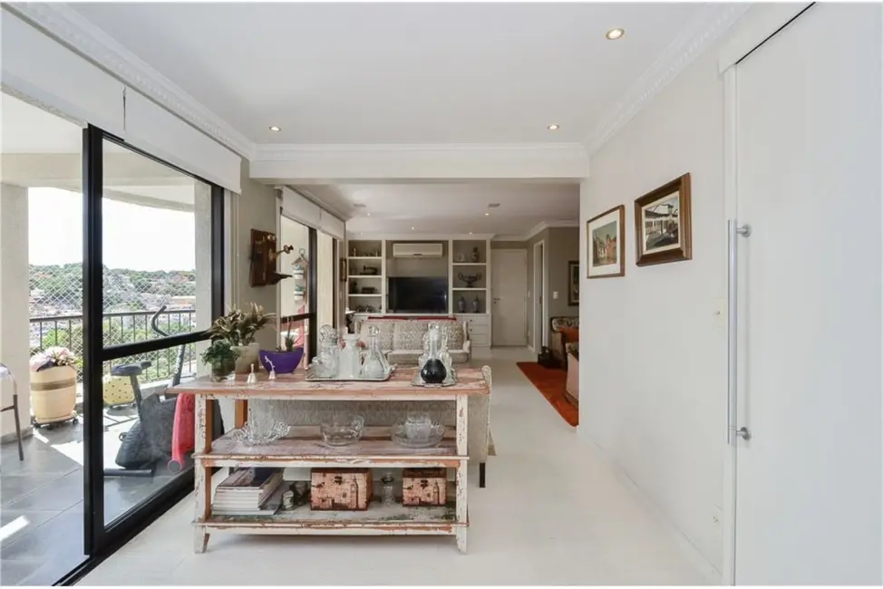 Foto 3 de Apartamento com 3 quartos à venda, 147m2 em Caxingui, São Paulo - SP