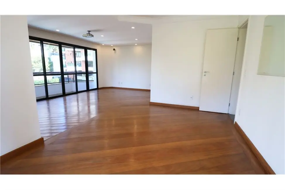Apartamento com 3 quartos à venda, 220m2 em Vila Andrade, São Paulo - SP - imagem 9 Foto 9 de Apartamento com 3 quartos à venda, 220m2 em Vila Andrade, São Paulo - SP