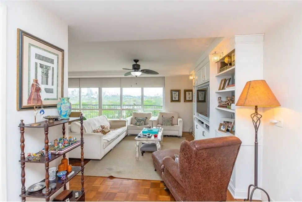 Apartamento com 4 quartos à venda, 184m2 em Pinheiros, São Paulo - SP - imagem 4 Foto 4 de Apartamento com 4 quartos à venda, 184m2 em Pinheiros, São Paulo - SP